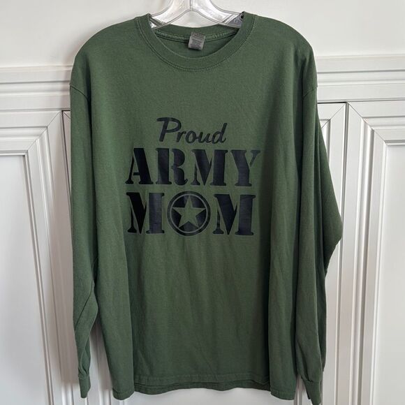 Green Long Sleeve Proud Army Mom Tee - Picture 1 of 4